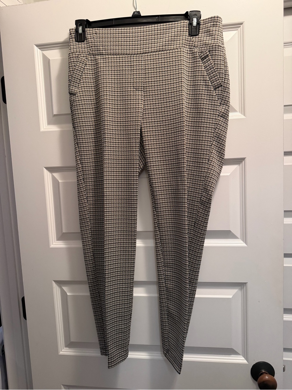 Women’s Slim Dress Pants in Black & White Houndstooth